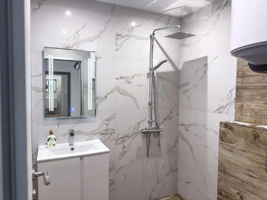 Modern 1Br Apartment With Free Parking And Free Gym Pass プロヴディフ